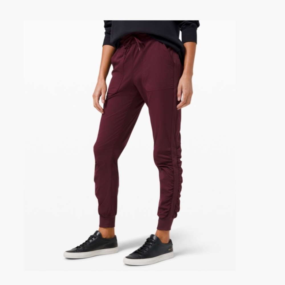 Lululemon beyond the studio jogger size 6